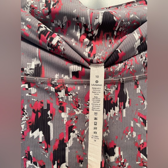 Lululemon Fast and Free Tights - Picture 2 of 3